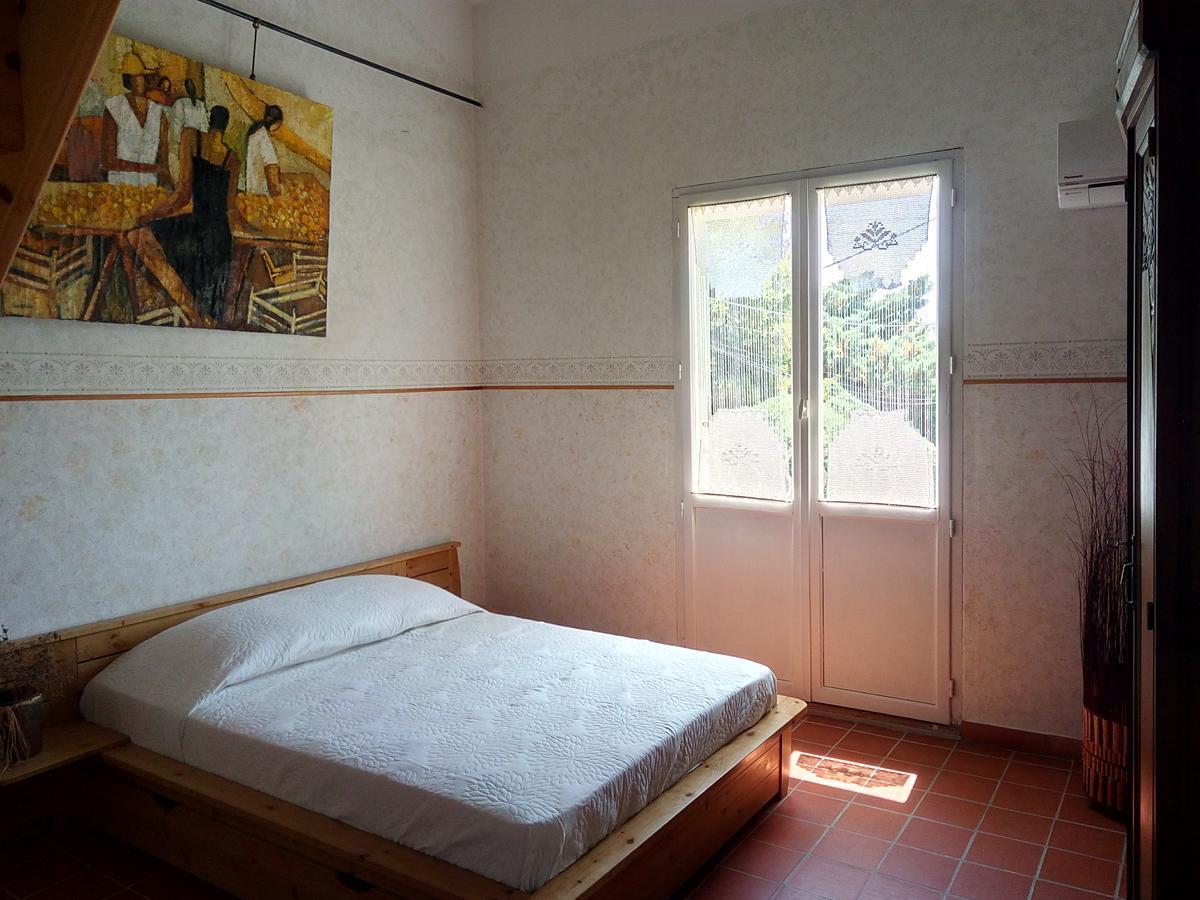 Chambres D'Hotes La Chrysalide Loriol-du-Comtat Ngoại thất bức ảnh